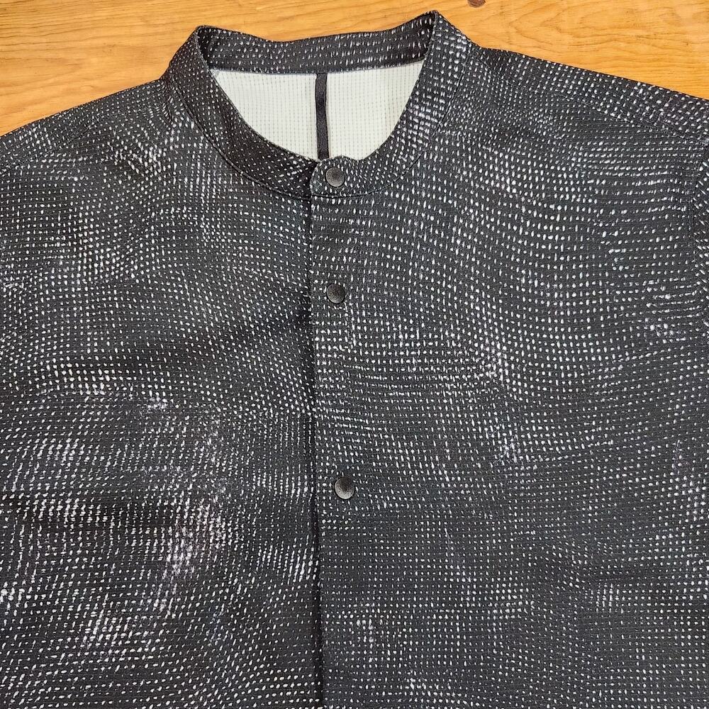 3 Lululemon Men Airing Easy Short Sleeve Button Up Lot Athleisure Preppy LG READ - Picture 13 of 16